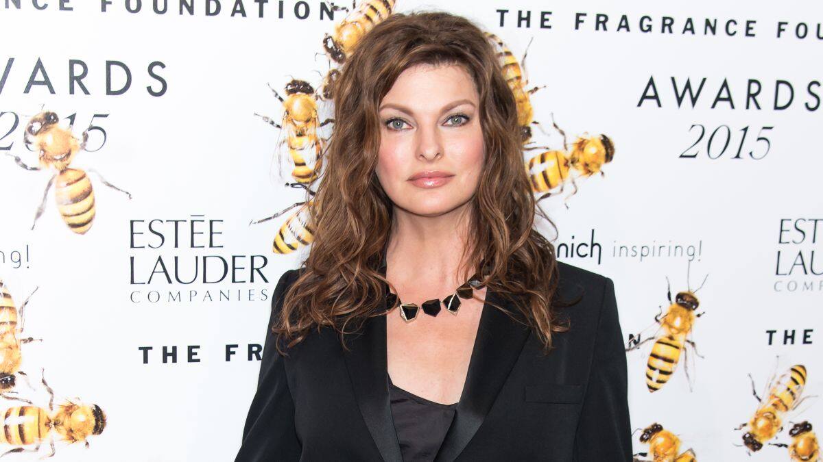 Linda Evangelista dice que un tratamiento cosmético la dejó «irreconocible»