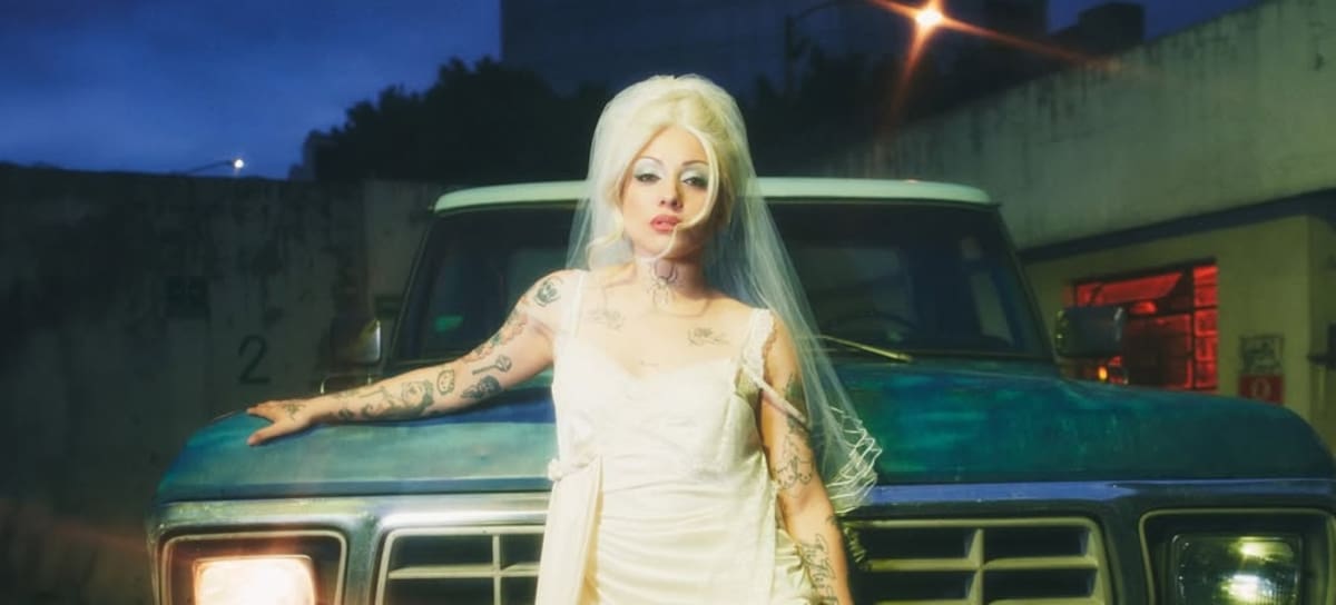 CL - Mon Laferte