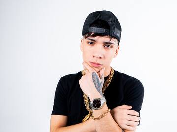 Jairo Vera vuelve al mambo con su nuevo sencillo "Viven Criticando"