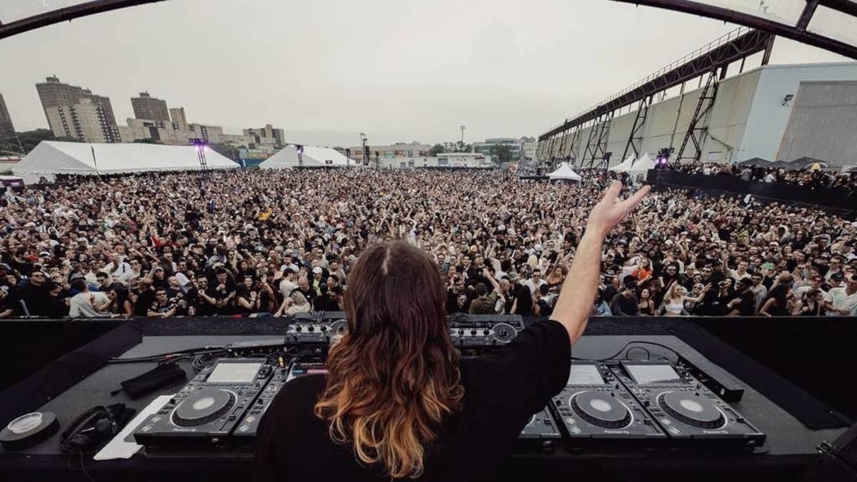 Es uno de los DJ'S más importantes de la historia y retornaría a Chile este 2026