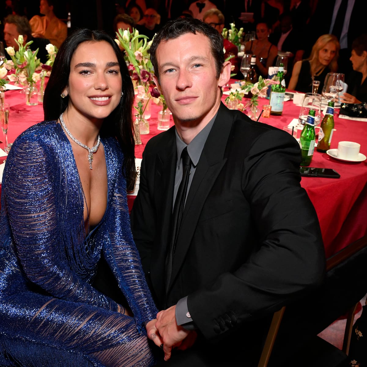 ¡Comenzó la fiesta! Dua Lipa y Callum Turner protagonizan los primeros registros de su celebración de boda en Italia