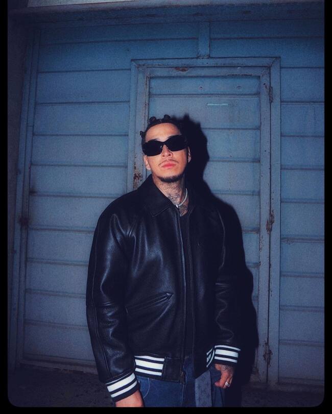 Instagram</a> @youngcister