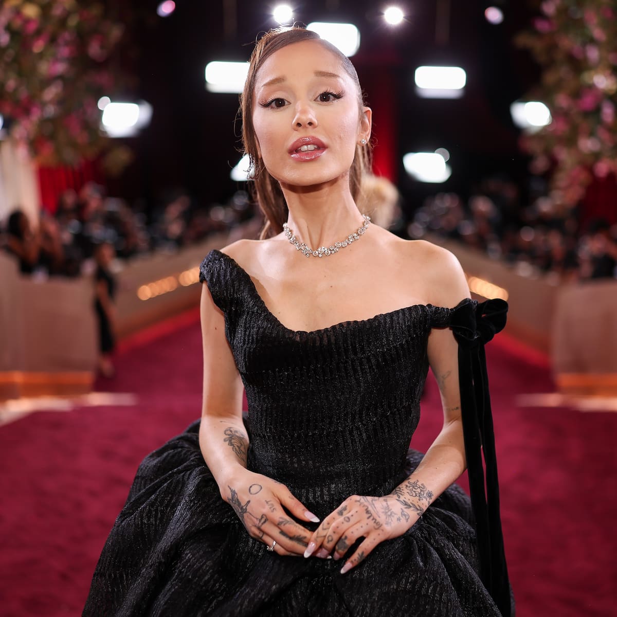 Ariana Grande demanda a dos presuntos hackers por filtrar canciones inéditas y fotos privadas