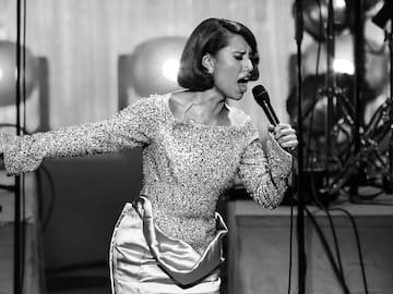 "Click Clack Symphony": Raye presenta una canción inédita en Polonia y así suena