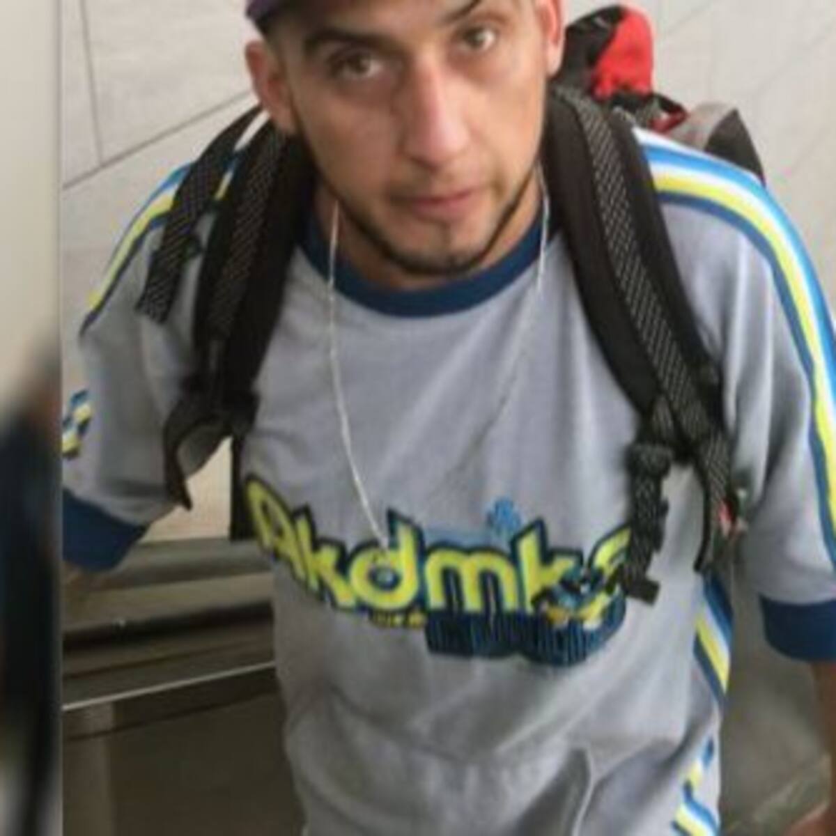 Hombre agredió a pareja lesbiana en Metro Quinta Normal