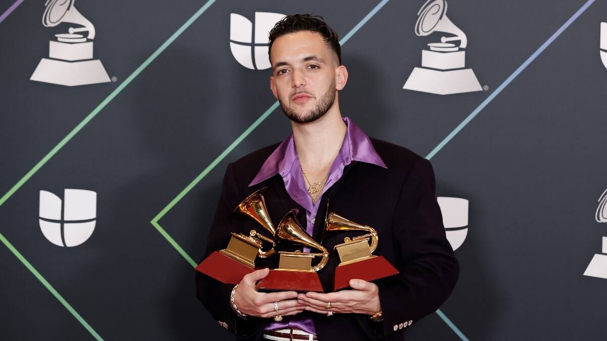C. Tangana recreó el videoclip de “Ingobernable” en los Grammy Latinos
