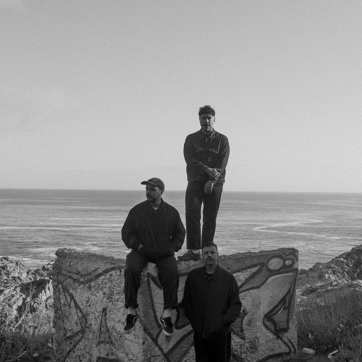 Pop vanguardista, ritmos indie y mucha exploración: #PonleOreja a Humboldt y "Las flores navegaron mar adentro"