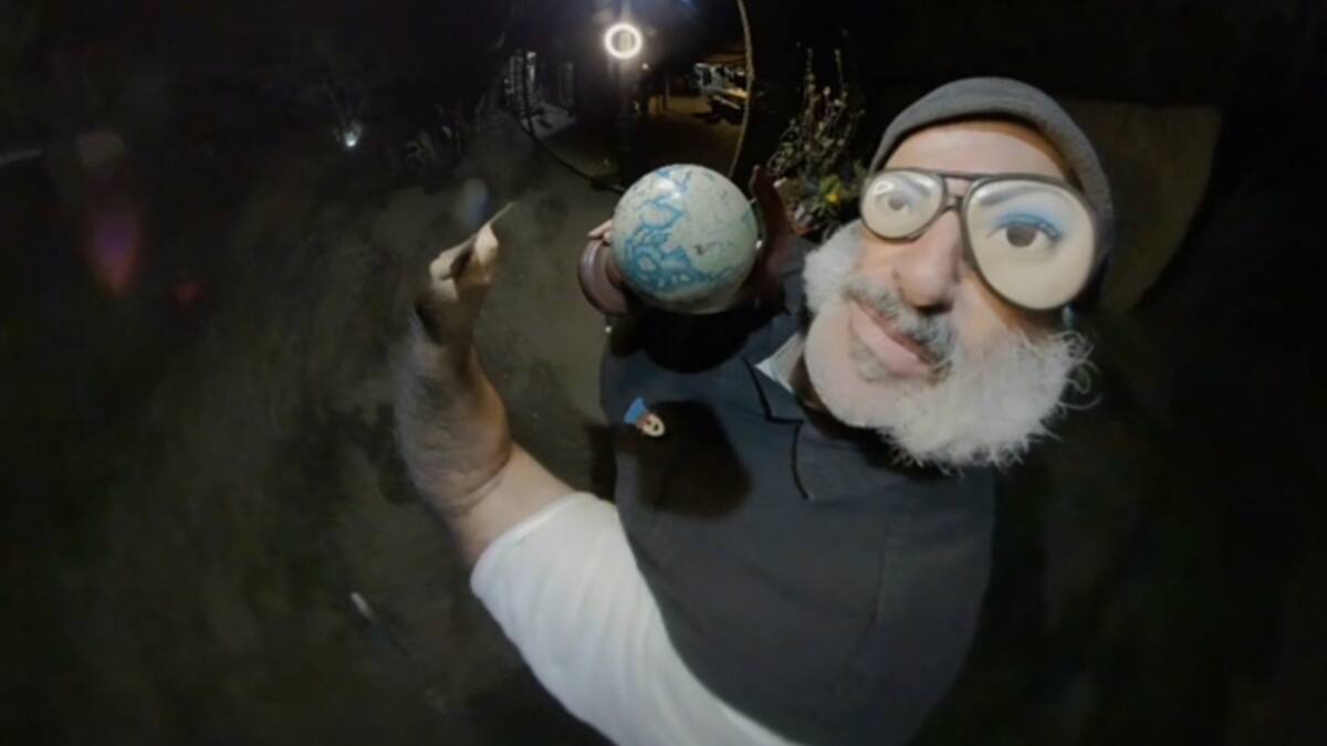 ¡Ponle ritmo al viernes! Chico Trujillo lanza videoclip de su último single “Mil versiones”