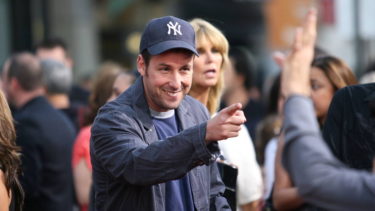 El regreso de Adam Sandler: Actor se reencontró con la mesera que no lo reconoció