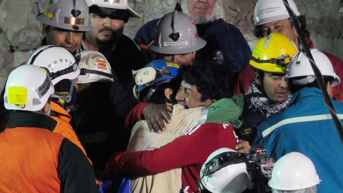 El rescate de los 33 mineros chilenos llega a National Geographic con imágenes inéditas