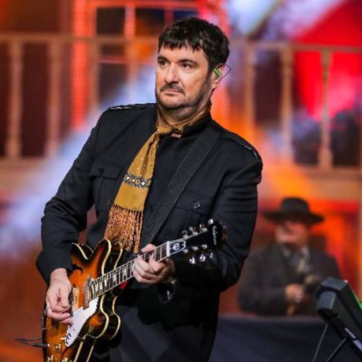 Álvaro Henríquez sorprende volviendo a los escenarios