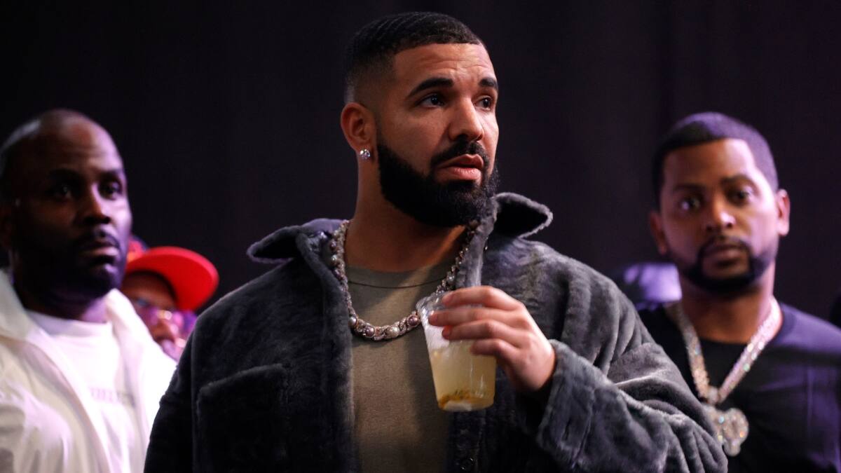 Drake habría sido demandado por ponerse salsa picante en su condón: Esta es la razón