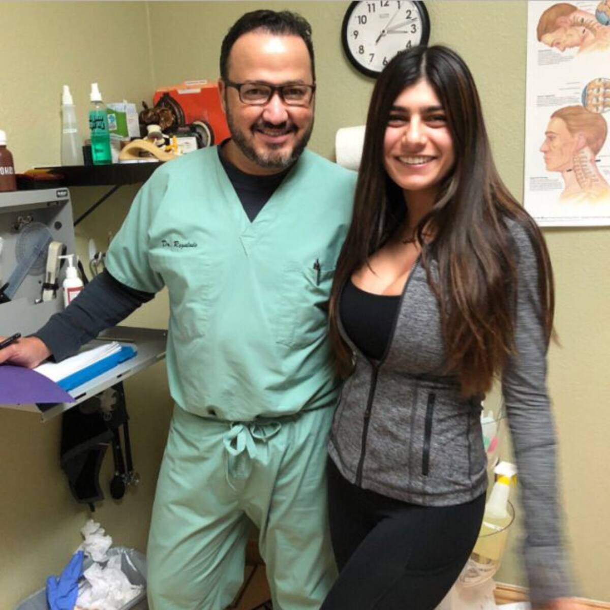 La recompensa que Mia Khalifa le dio a un médico que la ayudó con una lesión en el cuello