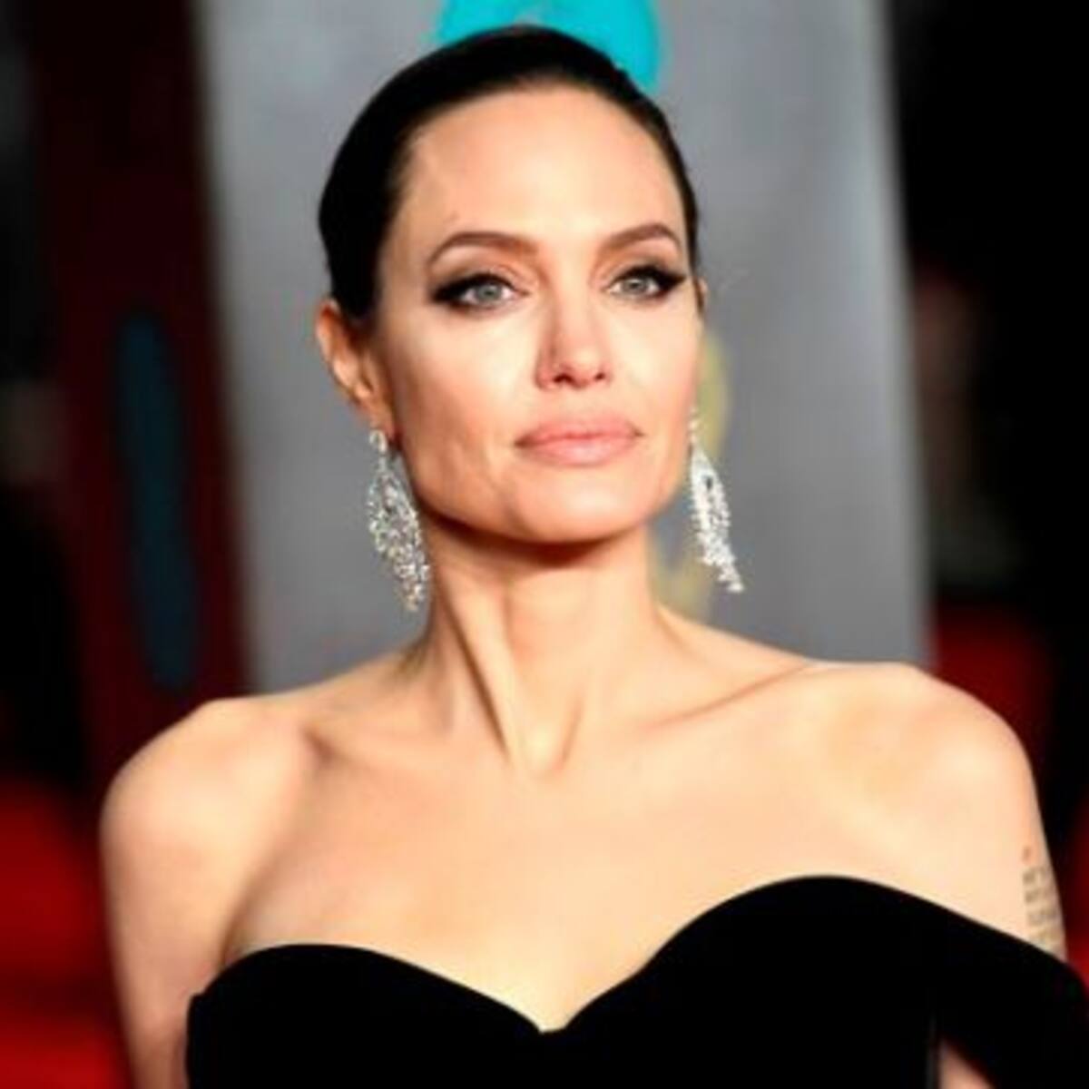 Angelina Jolie confesó haber tenido una relación lésbica hace varios años