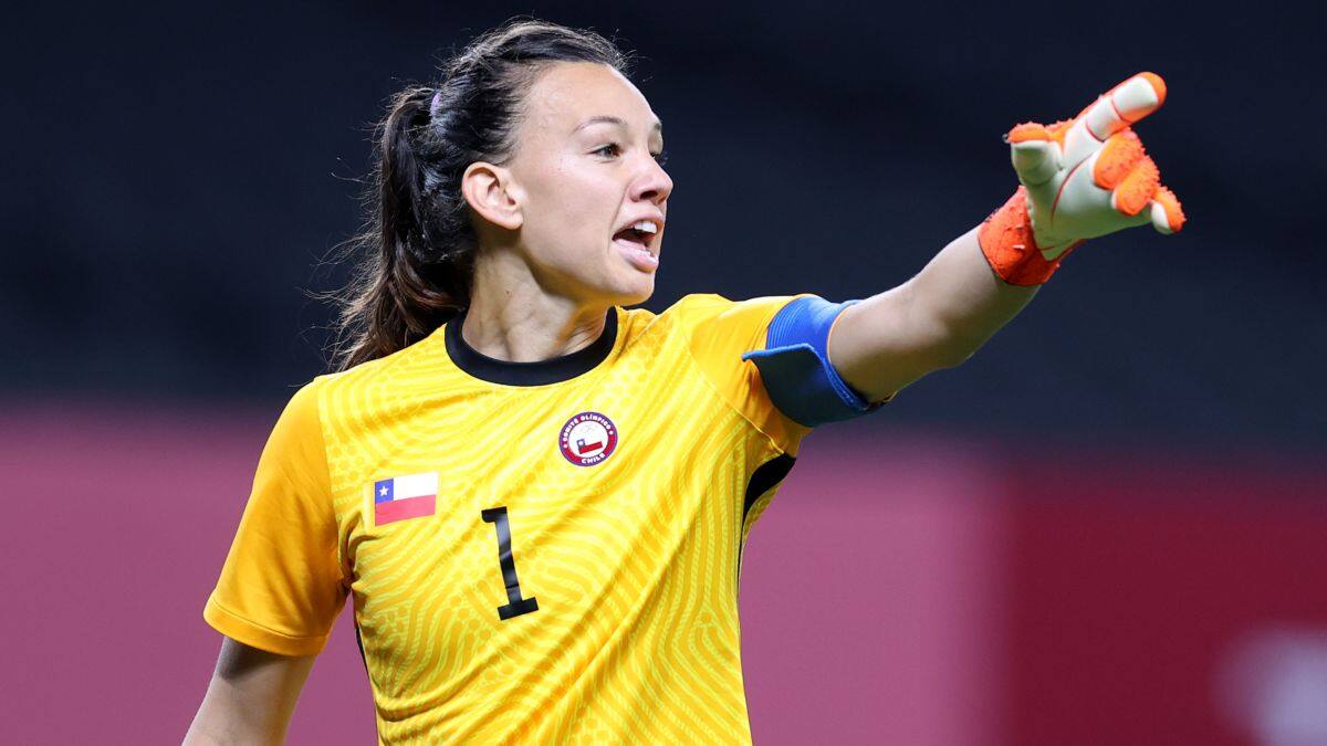 ¡Una máquina! Christiane Endler está nominada al Balón de Oro del fútbol femenino