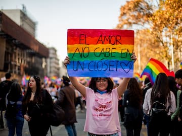 Miles de personas caminaron por la Alameda: Las postales que dejó la Marcha del Orgullo 2026 en Santiago