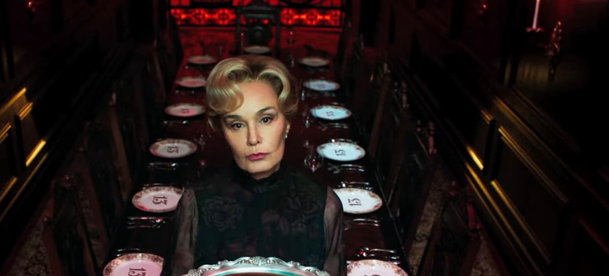 CL - "American Horror Story: 13"