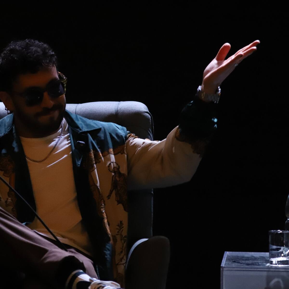 ¿Hizo magia? Así fue el corte de luz en plena conferencia de prensa de Edo Caroe