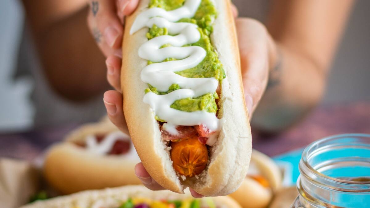 ¡Sí vives de ensalada! También puedes celebrar el Día del Completo en modo vegetariano