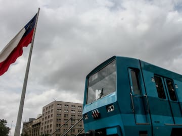 Metro de Santiago le pone fecha de vencimiento a sus trenes más antiguos: ¿Cuándo dejarán de circular?