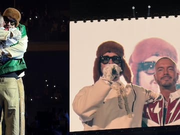 ¡Reconciliación! Bad Bunny y J Balvin se reúnen sobre el escenario para cantar juntos "La Canción"