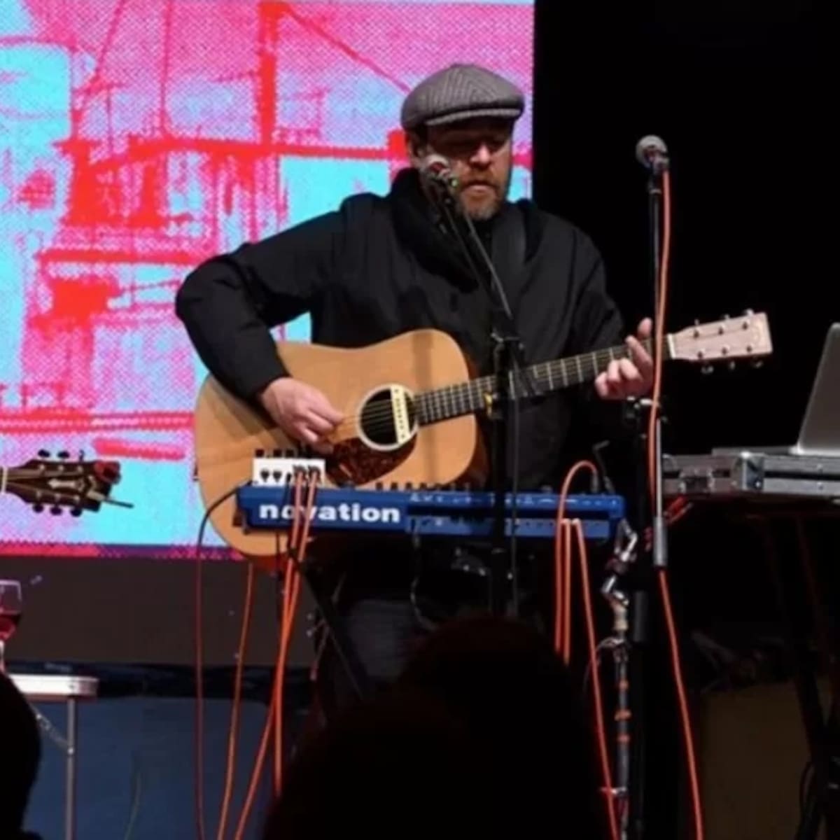 Sergio Lagos prepara una noche de rock argentino en Santiago con un tributo a Charly García