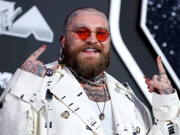 Teddy Swims interpreta su éxito viral en un bar en Chile y así fue el momento