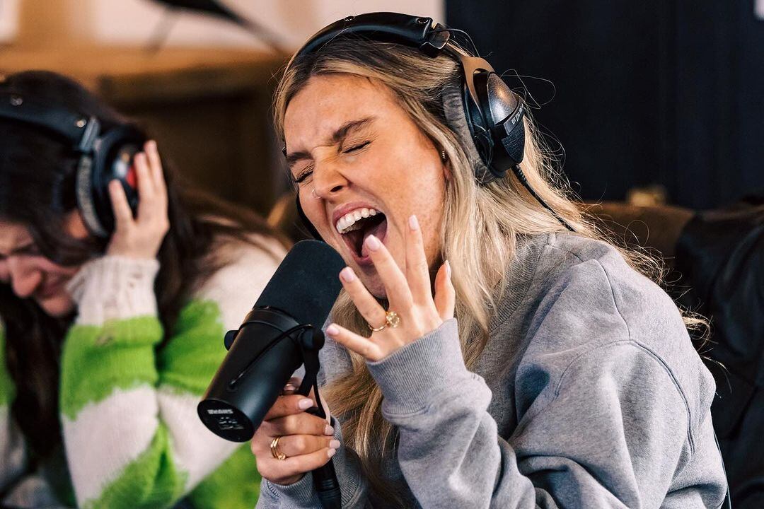 Captura @perrieedwards