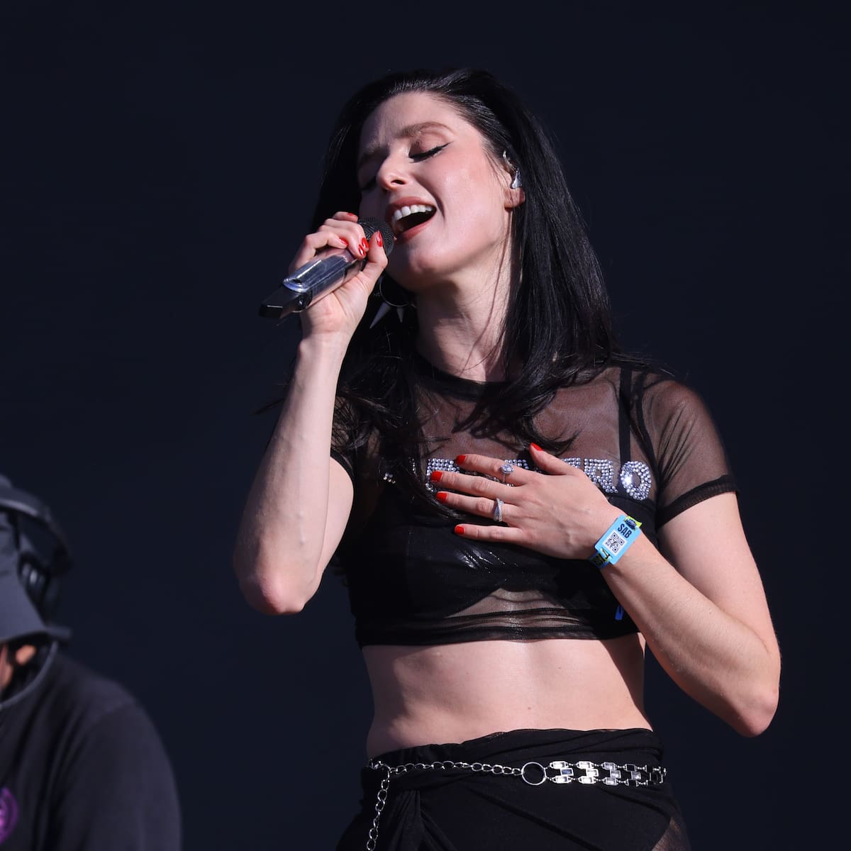 Francisca Valenzuela recorrerá Chile y el mundo con su nueva gira 2026: Fechas, lugares y venta de entradas