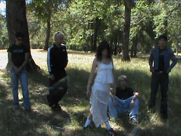 Calentando motores para Lollapalooza Chile 2026: Anttonias presenta su nuevo sencillo "Deja Vu"