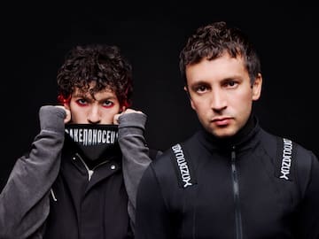 Twenty One Pilots abre las puertas a un universo sonoro inédito con "Breach", su nuevo álbum