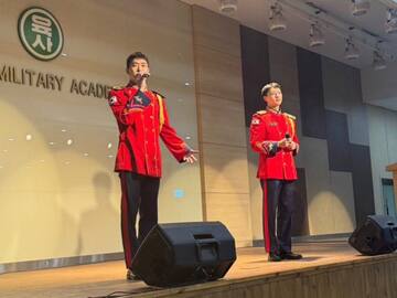 Jaehyun de NCT y Woodz sorprenden cantando “APT.” de Rosé y Bruno Mars