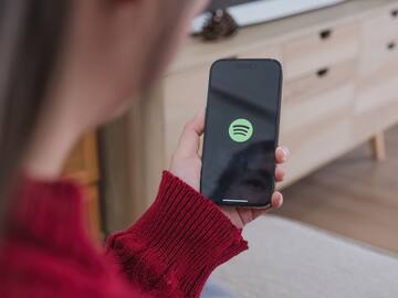 ¿Sin música? Reportan caída global de Spotify