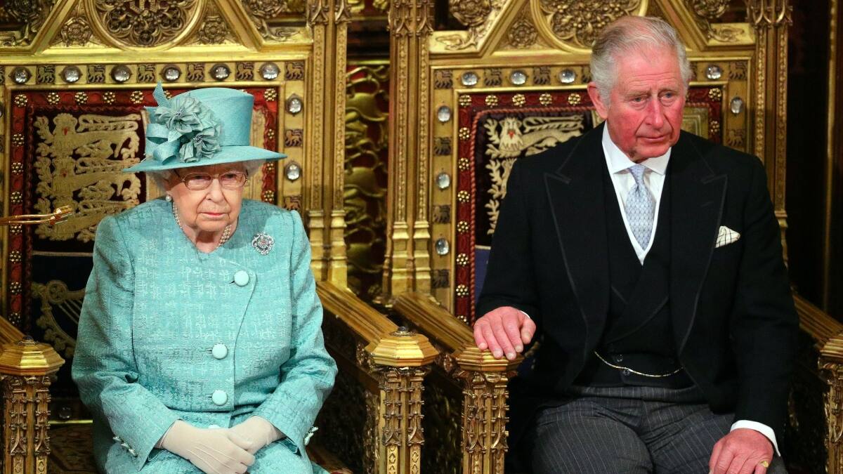 ¿Quién sucede a la Reina Isabel II en el trono?