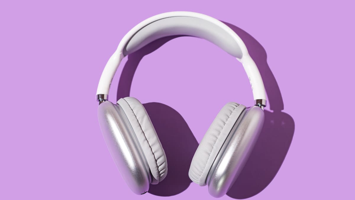 Cómo elegir audífonos ideales para caminar por la ciudad y disfrutar tu música al máximo