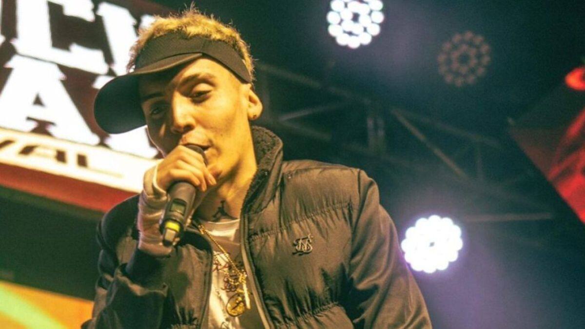 Marcianeke se luce con los pasos prohibidos en el «Super Smash»