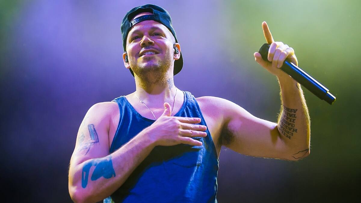 ¡Residente llegó a TikTok! En su primer video presume todos sus premios Grammy