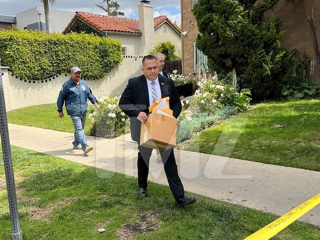 Policía en la casa de A$AP Rocky. Créditos: TMZ