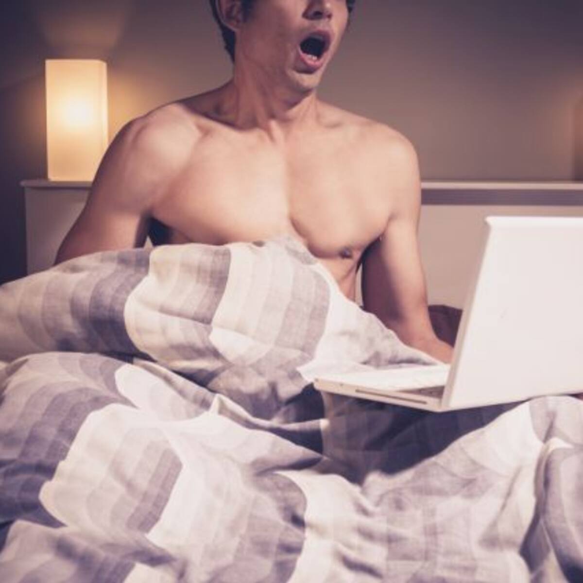 Mientras más joven el hombre ve porno, más sexista es…