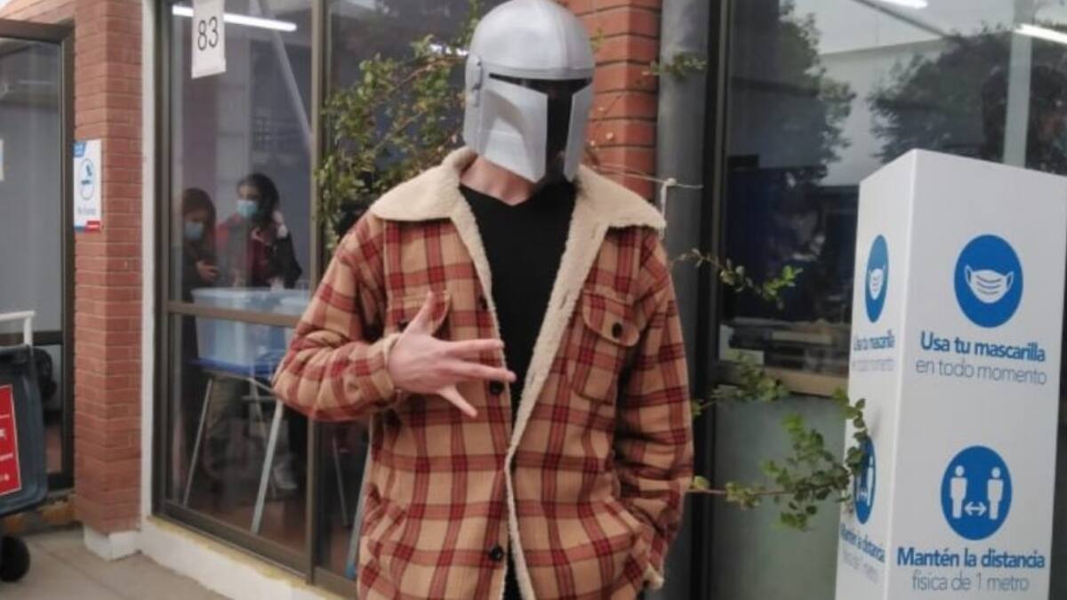 Modo Pedro Pascal: Joven fue a votar al más puro estilo Mandalorian
