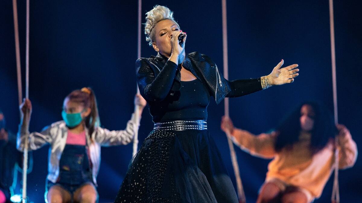 ¡Ídola eterna! Pink se mandó tremendo show en los Billboards 2021 y así reaccionaron las RRSS
