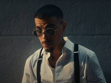 Rauw Alejandro llega con todo el ritmo en "Touching The Sky"