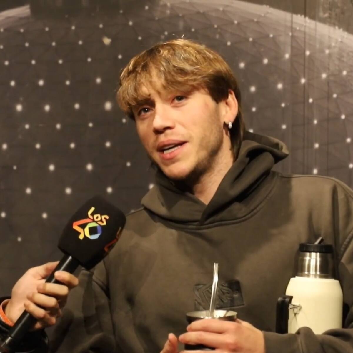 "Queda pendiente hacer un temita": Paulo Londra se confiesa sobre su admiración por Ana Tijoux y el rap chileno