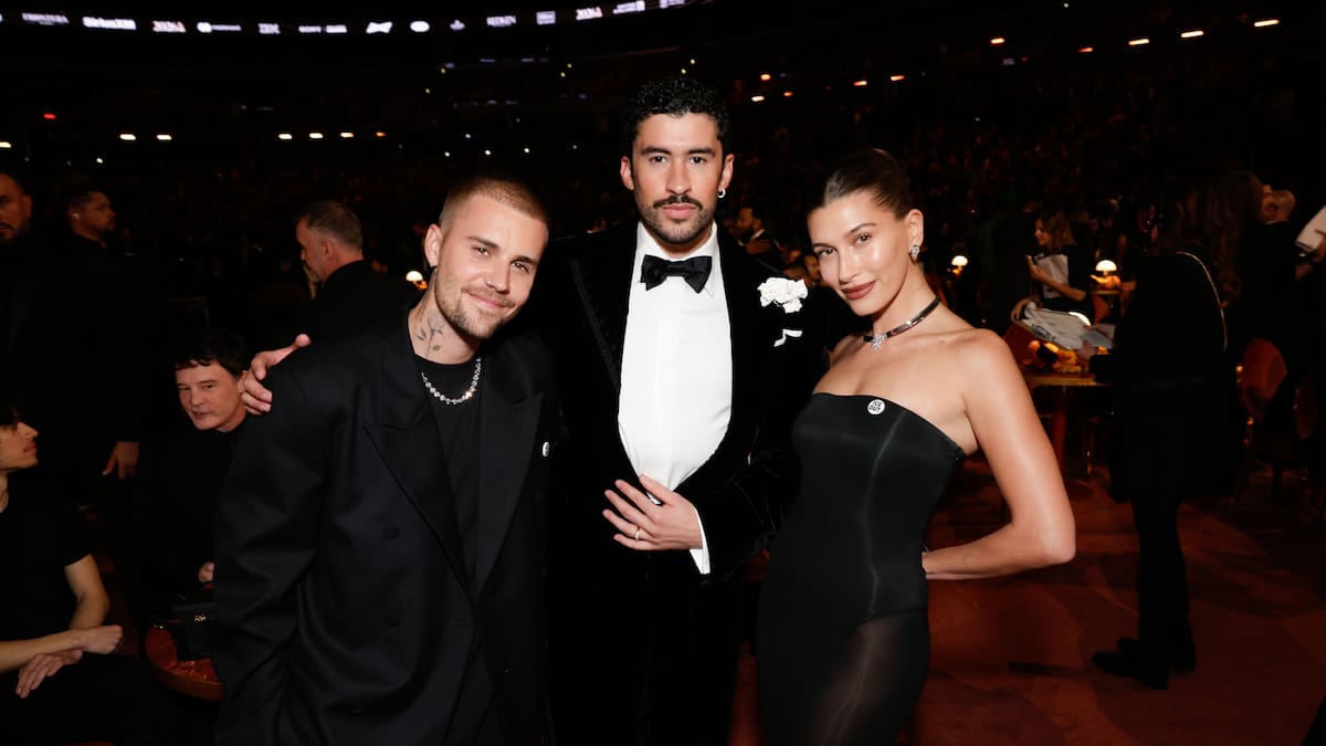 Hizo historia y se sacó fotos: Así fue el paso de Bad Bunny por los Premios Grammy 2026