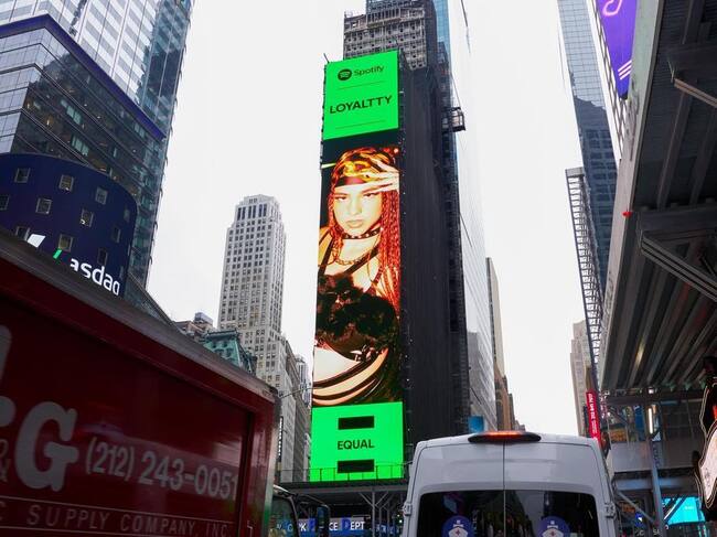 Instagram @loyaltty.cl</a>