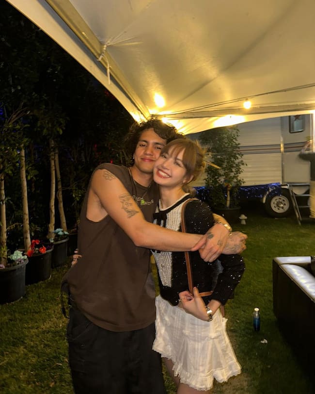 Instagram @lalalalisa_m</a>