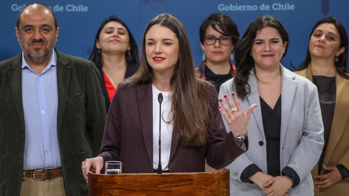 Irina Karamanos anuncia su salida de La Moneda y cambios en las fundaciones