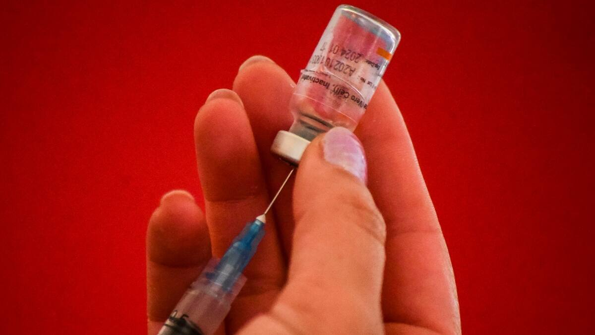 Ministro de Economía confirma campaña especial de vacunación para trabajadores de Chile