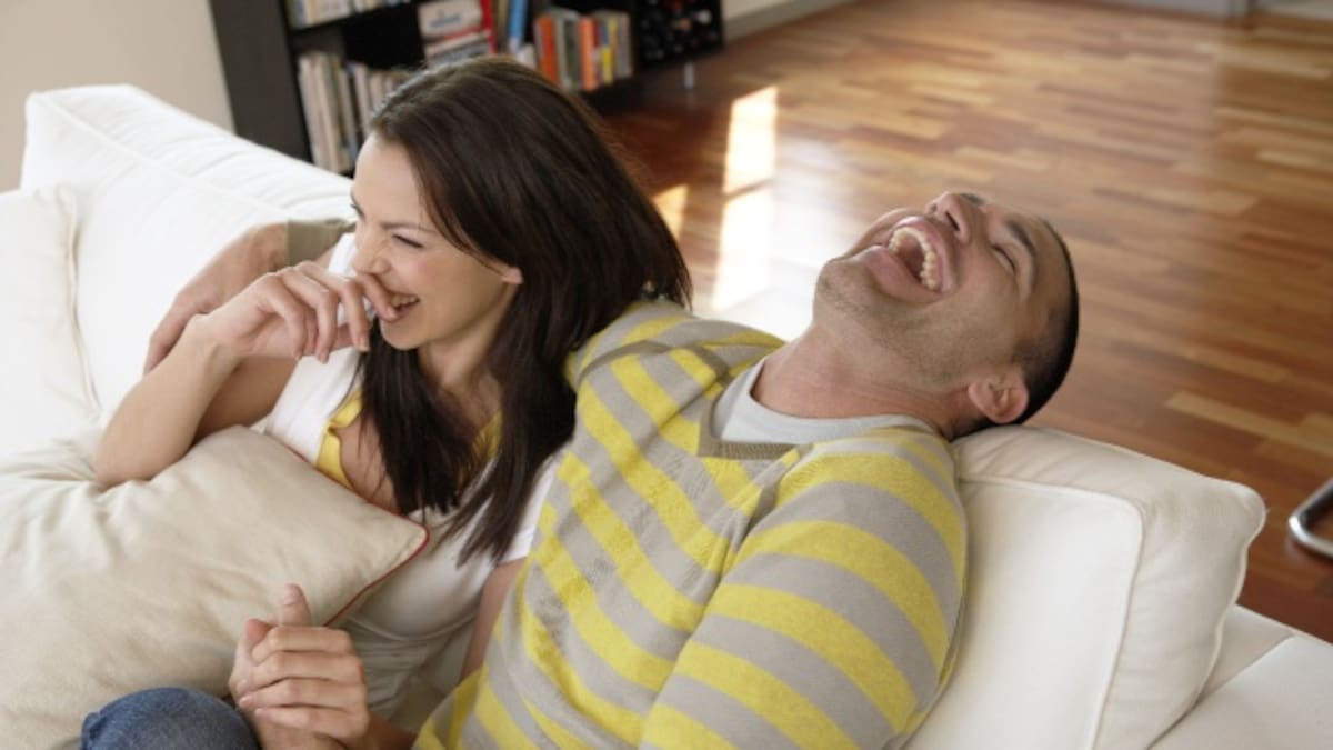 Estudios revelan que ver maratones de series en pareja ayuda a la relación
