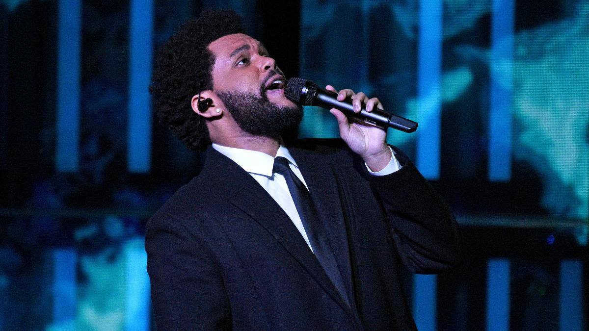 The Weeknd lanzó versión alternativa del videoclip de «Can’t Feel My Face»